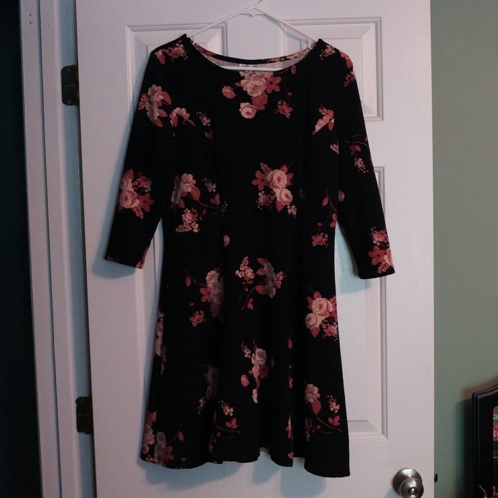BLACK FLORAL PRINT SKATER DRESS
